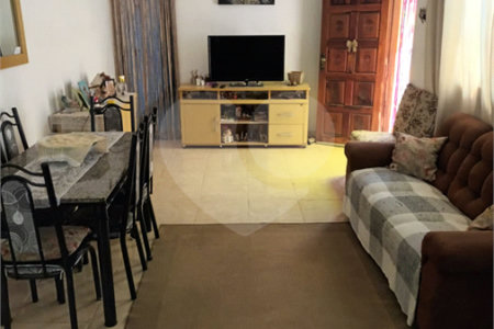 Casa com 198m², 3 dormitórios, sendo 1 suíte, 3 vagas, à venda na Vila Matilde.