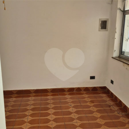 Casa residencial ou comercial com mais de 200m² na região do Jardim da Saúde em São Paulo - SP.