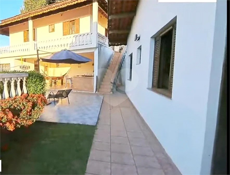 Belíssima casa com 04 dormitórios em Itanhaém