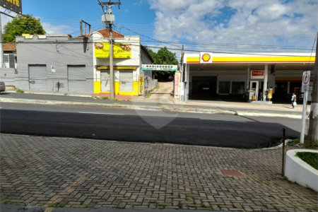 Galpão Comercial à Venda – Localização Estratégica na Avenida São Carlos