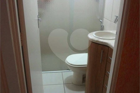 Apartamento no Condomínio Residencial Ipê I .