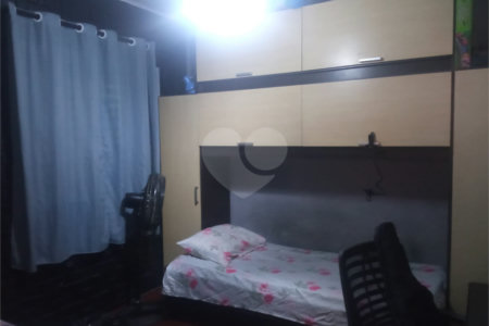Casa com 60m², 2 dormitórios, 2 vagas, à venda na Vila Fachini