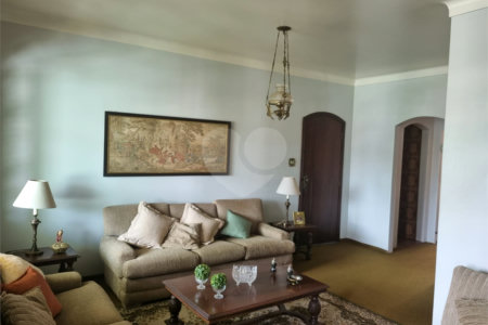Casa comercial para locação no Centro