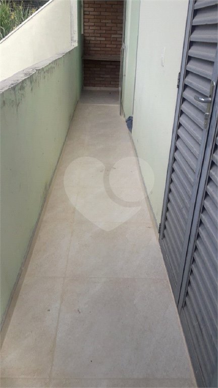 Casa térrea no Condomínio Samambaia.