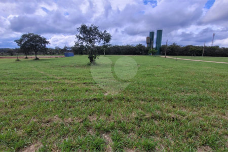 Loteamento no Condomínio Vila Pinhal do Broa