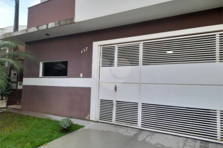 Casa Térrea à Venda no Condomínio Quebec – São Carlos/SP