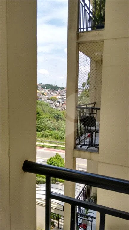 Apartamento à venda, com 1 quarto, armários, varanda, 1 vaga no Jaraguá em São Paulo