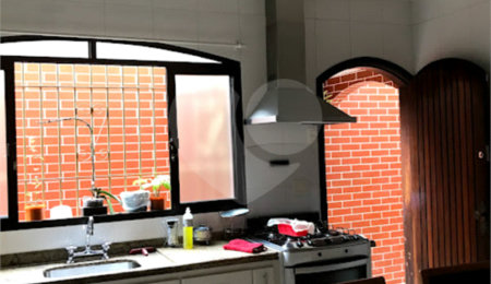 Sobrado à venda com 3 quartos, sendo 1 suíte,  em Vila Ema, São Paulo, SP