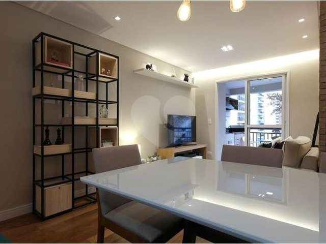 Apartamento à venda com 2 quartos, sendo 1 suíte,  em Vila Mariana, São Paulo, SP
