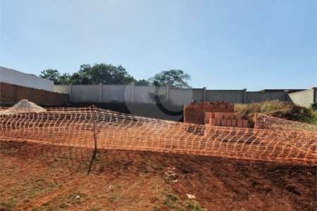 Terreno no Condomínio Tivoli , localizado em Araraquara/SP.