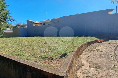 Terreno à venda no Parque Fehr – Segurança, qualidade de vida e natureza em perfeita harmonia!