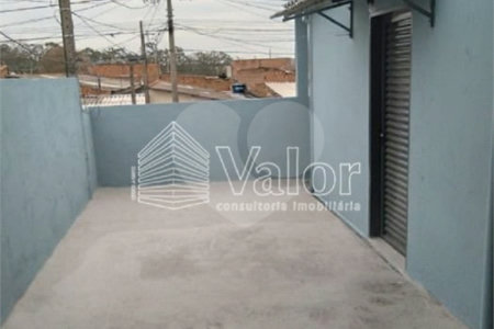 Ótimo salão comercial com uma casa no andar superior