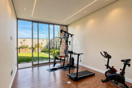 Casa nova no Saint Patrick com 926 m², 5 suítes, elevador e piscina aquecida, saúna em Sorocaba