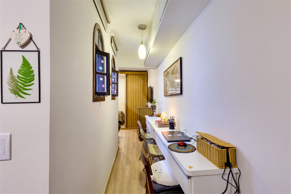 Casa à venda com 4 quartos, sendo 3 suítes, no condomínio Village Bahamas, São Paulo - SP