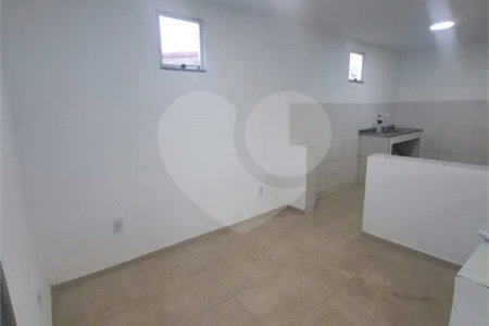 SOBRADO TIPO APARTAMENTO COM 1 QUARTO PARA LOCAÇÃO 153m² - SANTÍSSIMO
