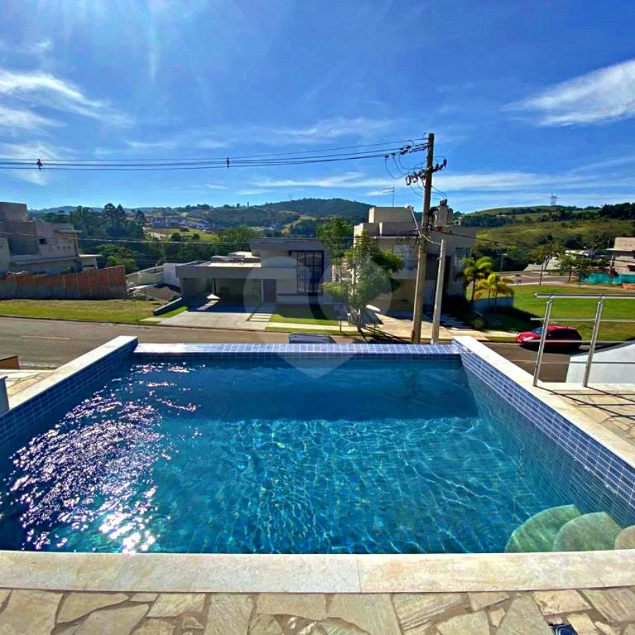 Casa com 3 suítes à venda em Louveira/SP