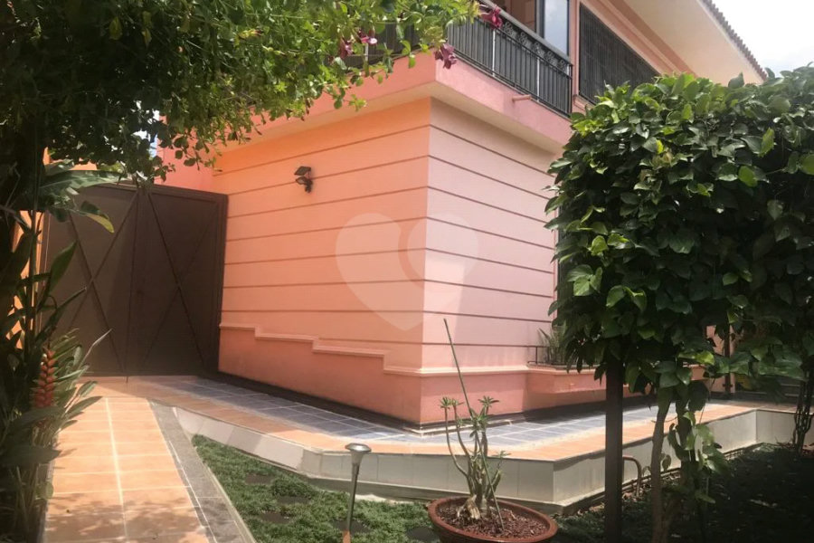 Casa à venda com 5 quartos, sendo 3 suítes, em Alto da Lapa, São Paulo, SP