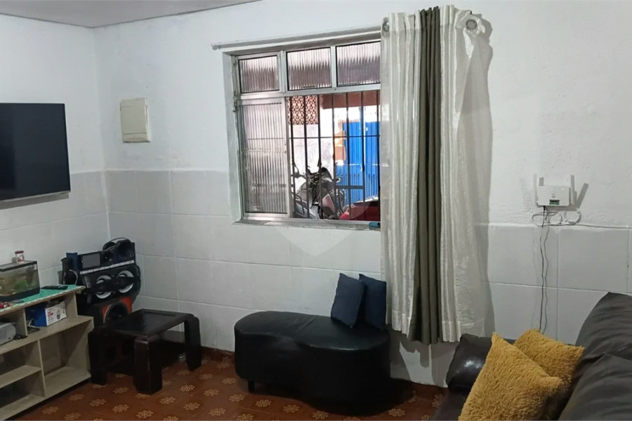 Térrea 02 dormitórios, localização privilegiada. Próximo a tudo