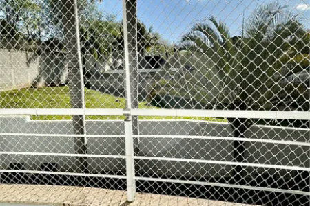 Casa à venda em Tamboré, toda reformada e decorada por arquitetos renomados