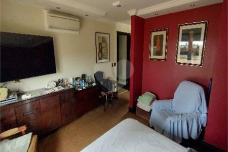 Sobrado de 344m2 à venda com 4 dormitórios no Pacaembu