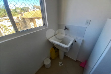 Apartamento no Condomínio Michelangelo .
