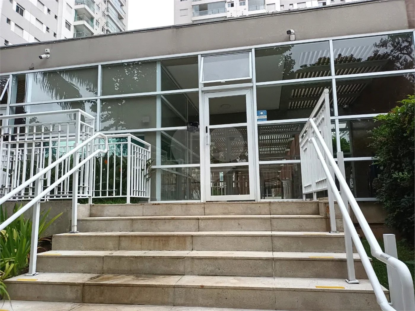 APARTAMENTO PARAÇAÇÃO COM 3 DORMITÓRIOS E 2 VAGAS DE GARGEM NA VILA ANASTÁCIO