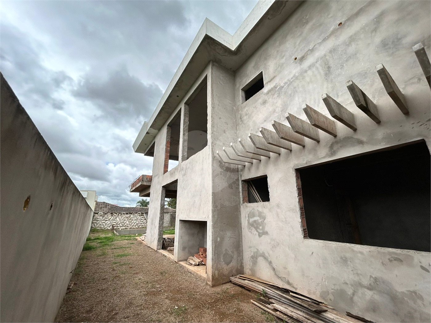 Casa à Venda de 3 dormitórios no condomínio damha II em São Carlos,