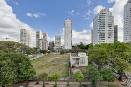 Apartamento à venda com 2 quartos, sendo 1 suíte, em Alto da Boa Vista, São Paulo, SP