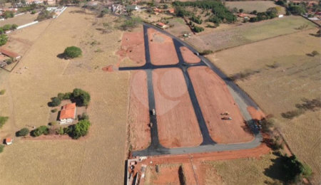 Terreno à venda no condomínio Jardim dos Ipês, São Carlos - SP