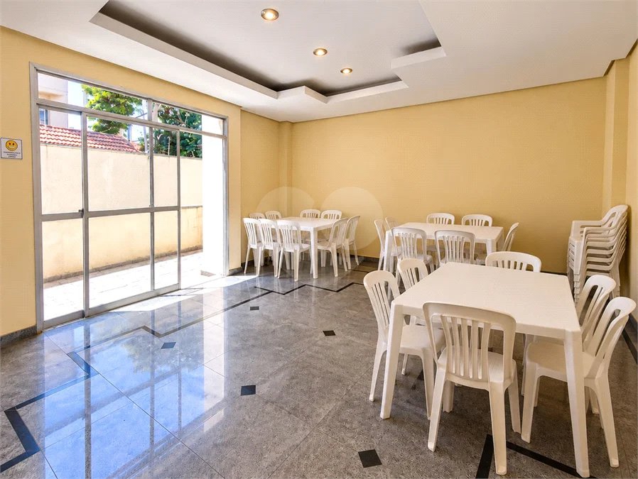 Apartamento de 44 m² com 2 dormitórios, varanda integrada e 1 vaga na Vila Guarani