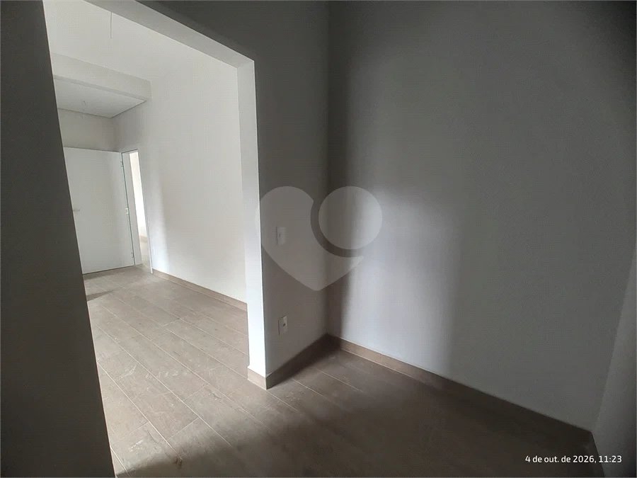Casa exclusiva em Atibaia de alto padrão com 3 suítes, piscina, espaço gourmet, condomínio fechado, aceita financiamento