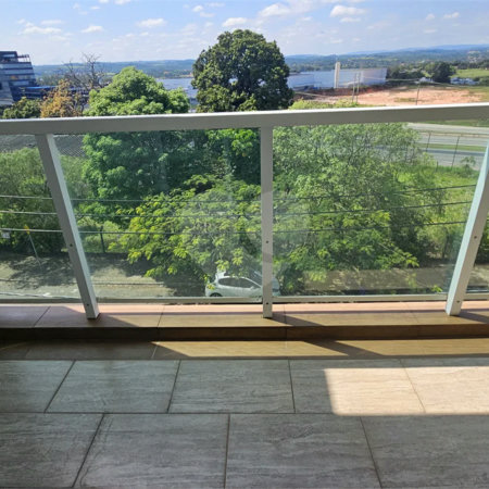 Apartamento Locação Condomínio Anguri com 02 dormitórios com Ar e Sacada