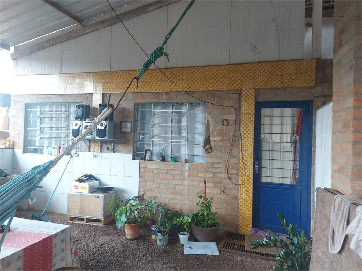 Locação de barracões para Armazenamento" área total de 6000mts - Bairro Abadia - Louveira SP