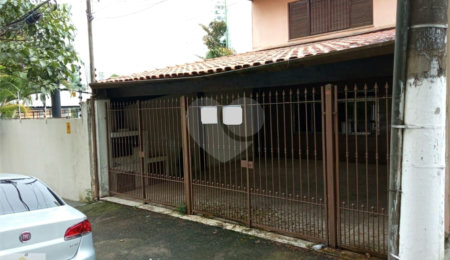 Excelente Sobrado com 04 suítes. Venha fazer uma visita.