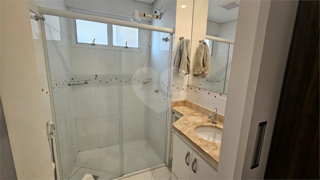 Apartamento mobiliado disponível para locação - em excelente localização na Av. Independência em Piracicaba.