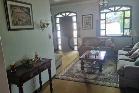 Casa comercial para locação no Centro