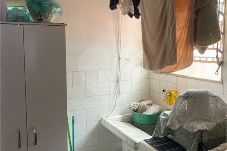 Sobrado á venda em Moema de 280m² com 3 vagas 3 dormitórios e 5 banheiros