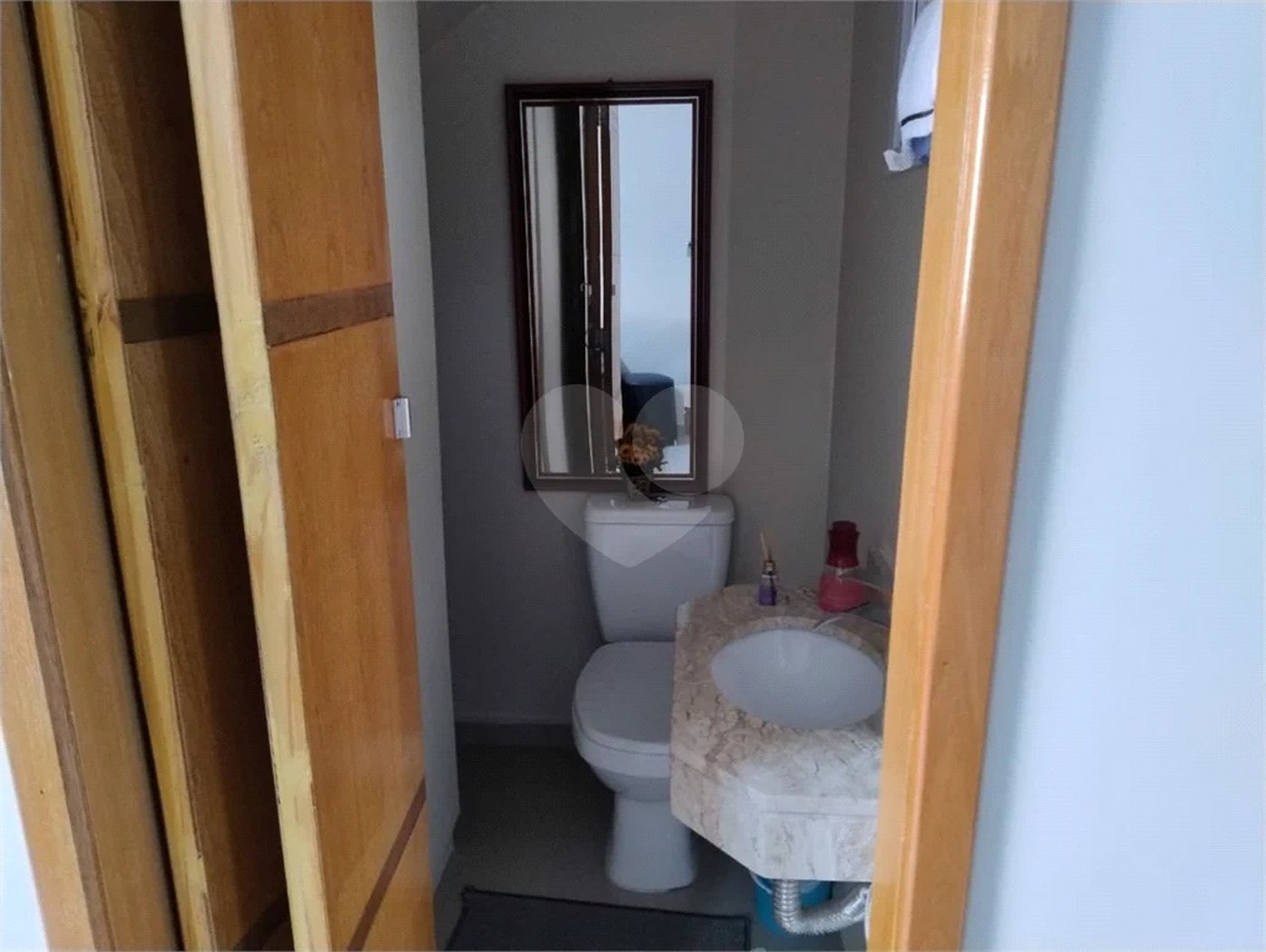 Vende-se Sobrado com 2 Suítes em Condomínio Fechado – Vila Ré