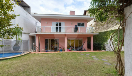 Casa à venda com 4 quartos, sendo 2 suítes,  em Alto da Boa Vista, São Paulo, SP