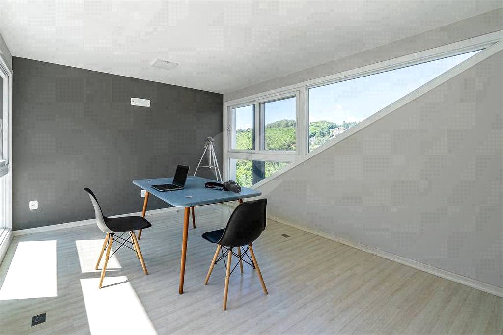 Casa em condomínio de luxo com lindo por do SOL
