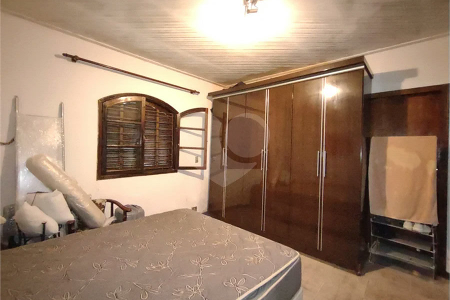 Casa Térrea de Esquina à Venda no Parque Vitória – Excelente Potencial!