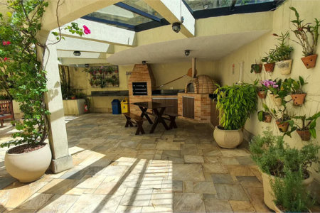 Apartamento luxuoso com 130m2, 3 suítes, 4 vagas.