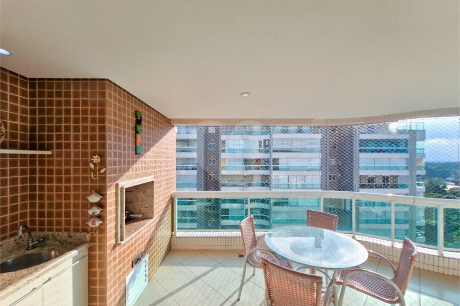 Apartamento à venda com 3 quartos, sendo 1 suíte,  em Riviera de São Lourenço, Bertioga, SP