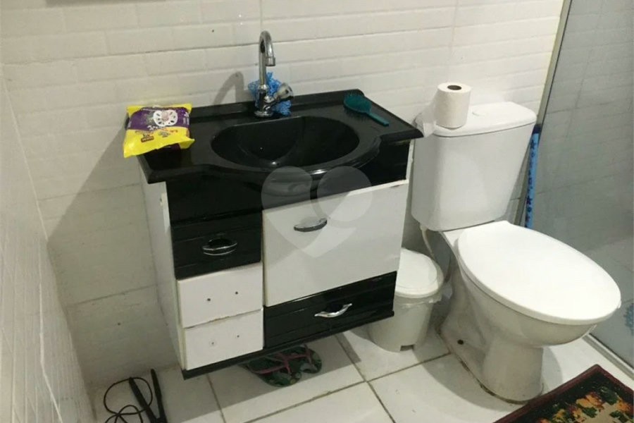 Terreno com 350m2 de área total, localizado no melhor da Vila Santa Catarina !!