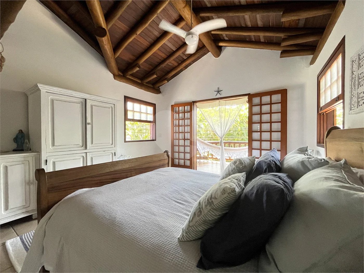 Casa à venda com 4 suítes em Costa do Sol, Bertioga, SP