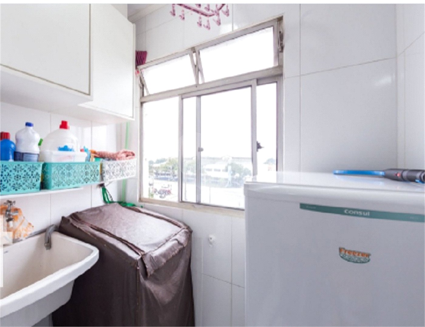 Apartamento na Mooca de 2 dormitórios, sala cozinha e banheiro, com portaria, academia e portaria.