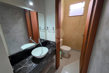 Casa no Village Damha III, 3 quartos 2 suítes