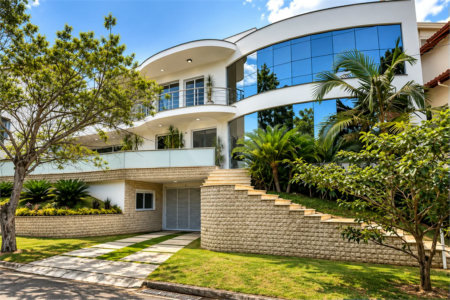 Mansão de 800 m² no Swiss Park, em São Bernardo do Campo, com 4 suítes, piscina, área gourmet, sauna e lazer completo em condomínio de alto padrão.