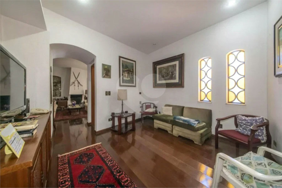 Casa Alto Padrão.Localização excelente. Venha conhecer. Agende uma visita.