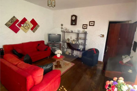 2 casas térreas em 1terreno no Anália Franco